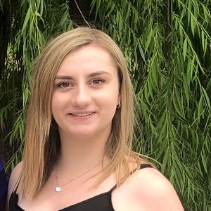 Meet your Posher, Caitlin